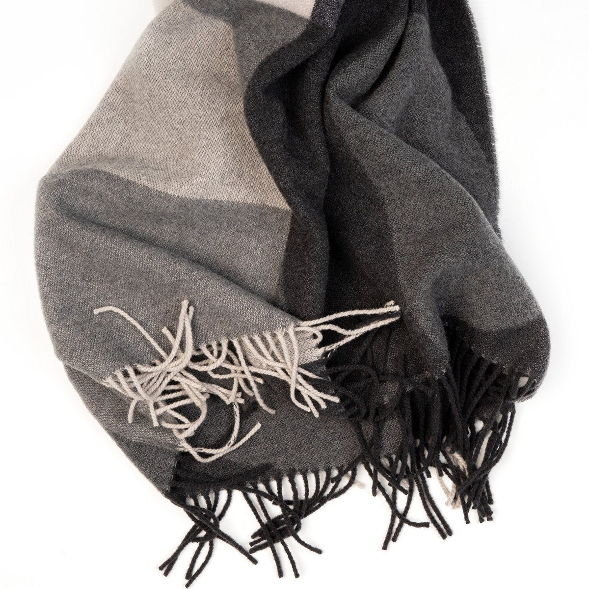 Madrid – Luxus-Decke aus reiner Merinowolle (140×190 cm)